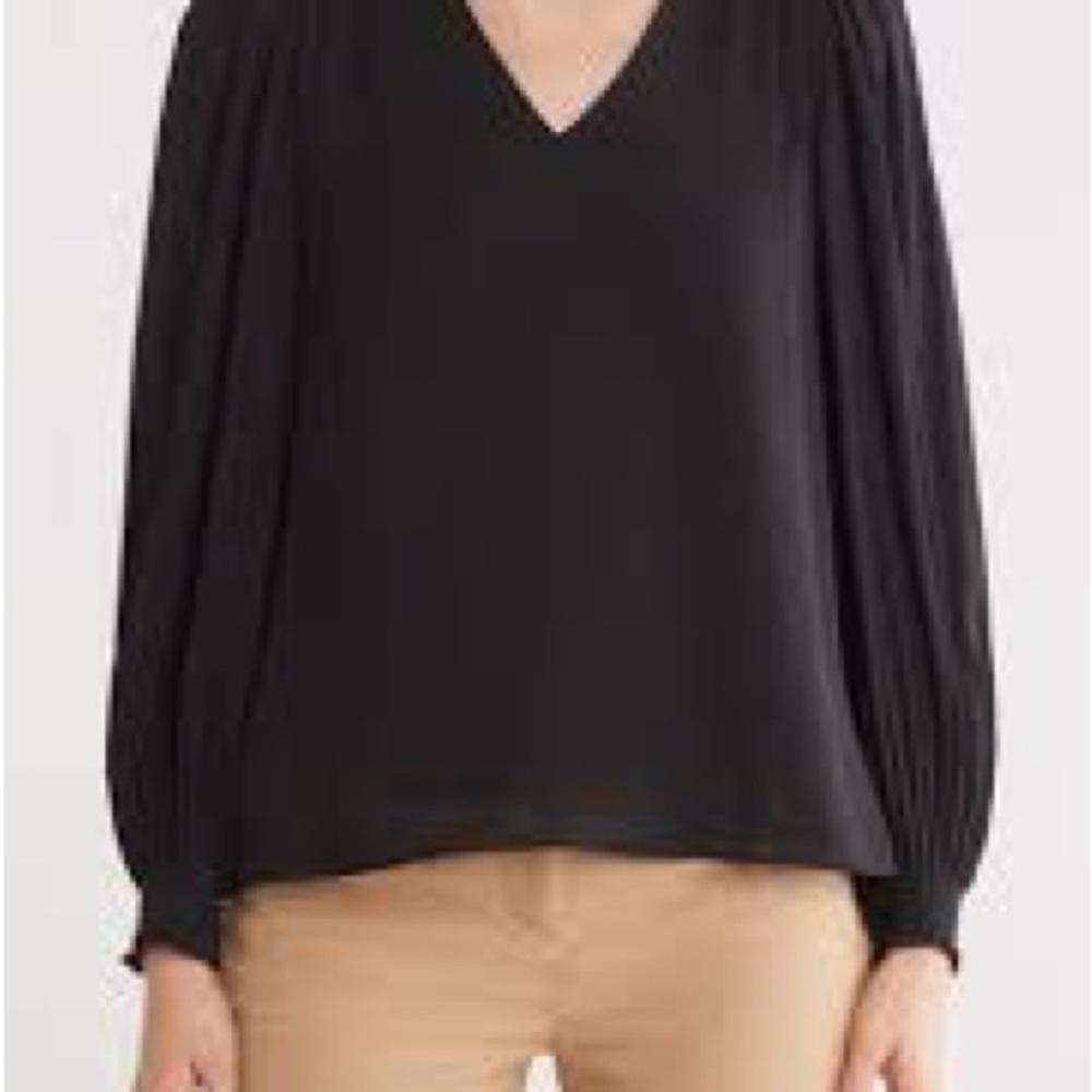 NWT MELLODAY Black V-Neck Blouse Size Small
